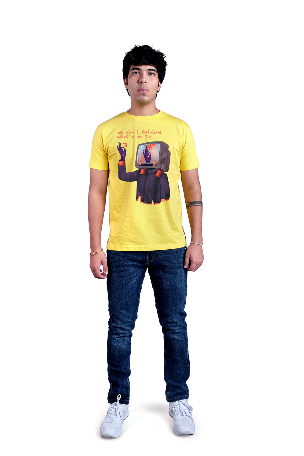 What's on TV Round Neck Men (Yellow)