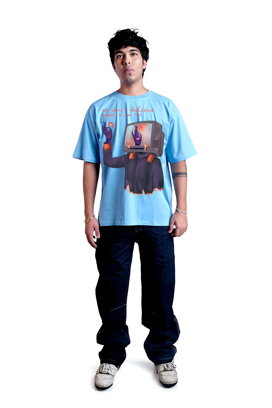 What's on TV Oversize Men (Sky Blue)