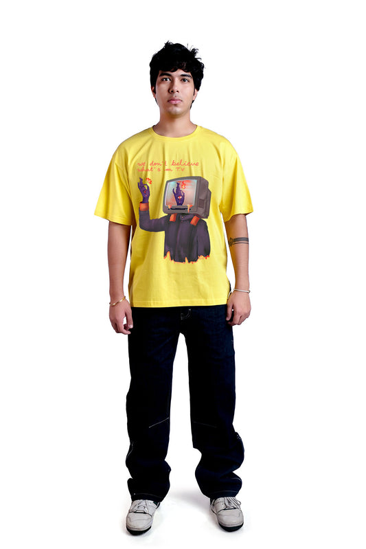 What's on TV Oversize Men (Yellow)