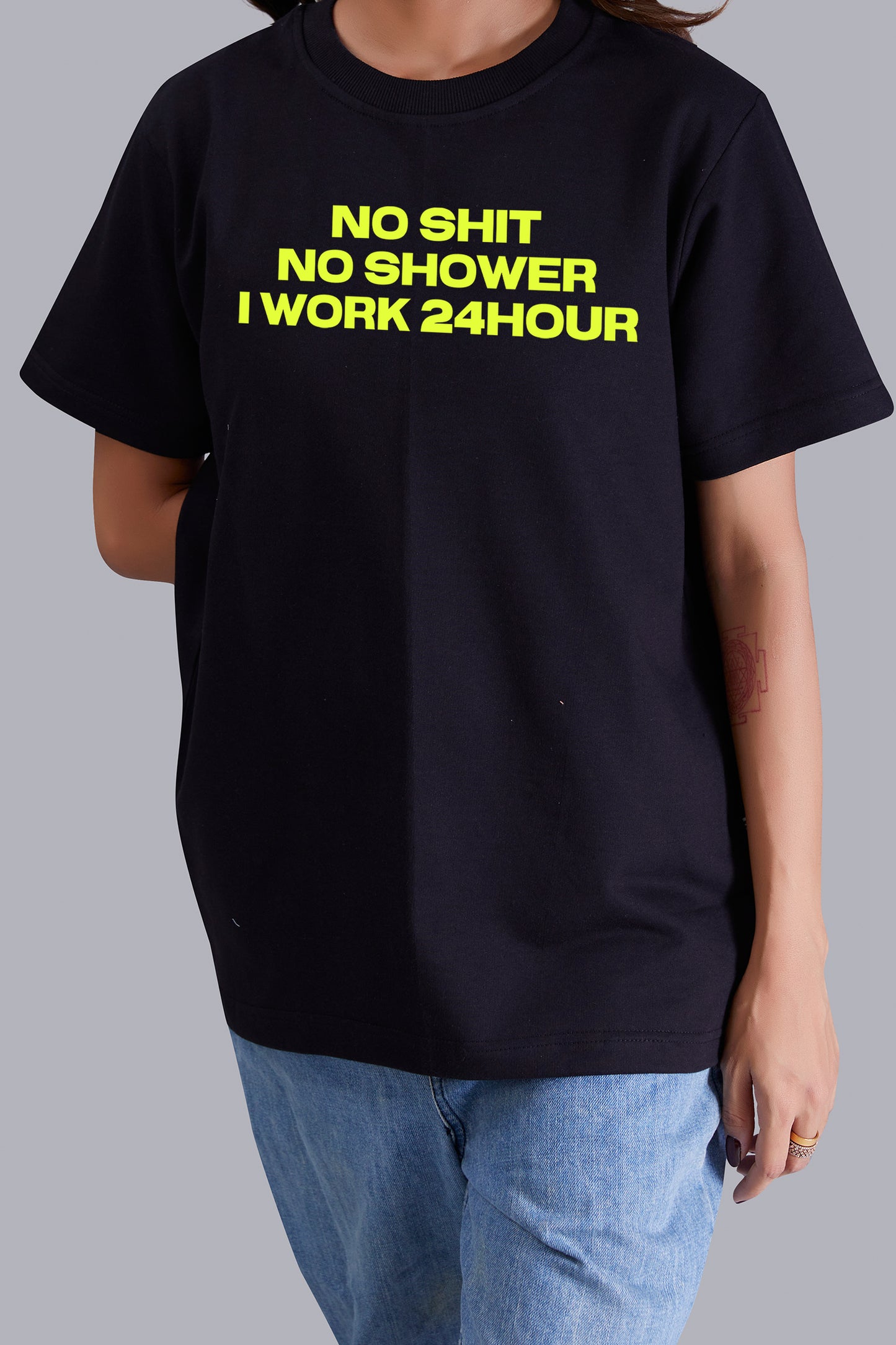 No Shit No Shower Round Women (Black)